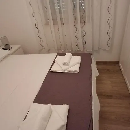 Kuca Za Odmor Dinko, Sucici, Holiday home Mirlovic Zagora