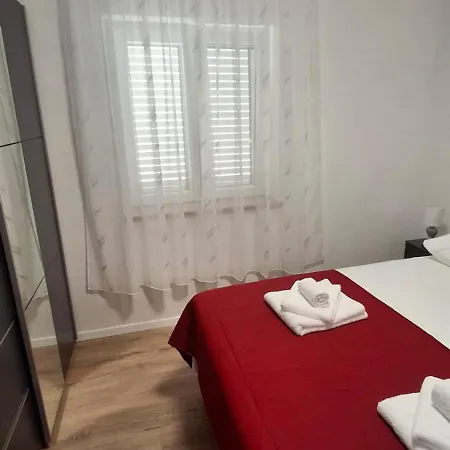 Holiday home Kuca Za Odmor Dinko, Sucici, *