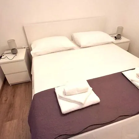 Kuca Za Odmor Dinko, Sucici, Holiday home Mirlovic Zagora